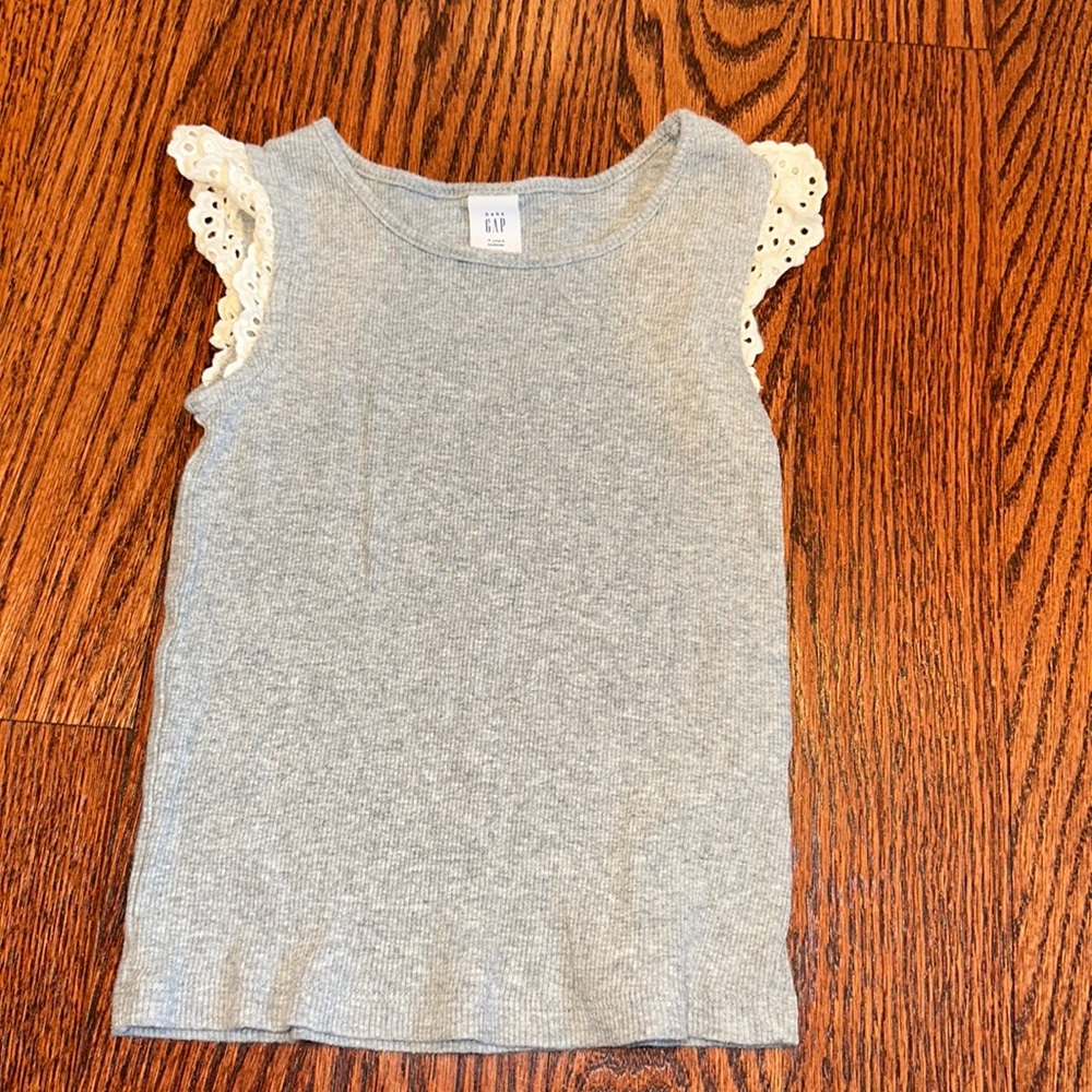 Baby Gap gray ribbed tank top with eyelet sleeve detail - size 4T